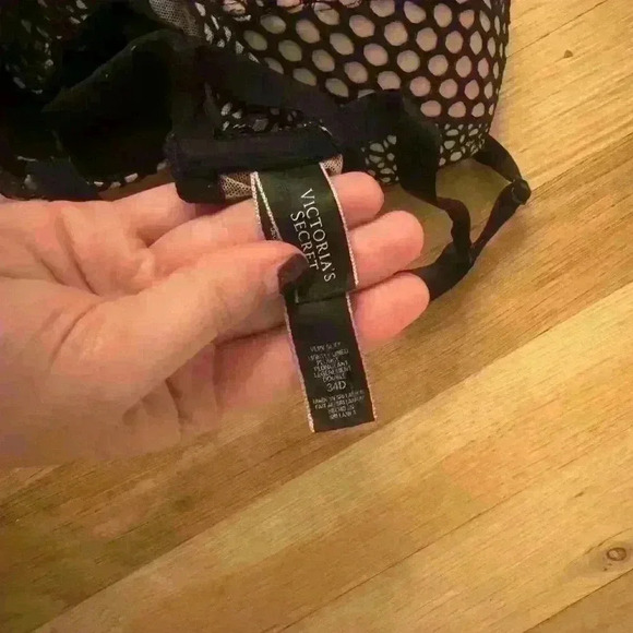 Lacy Bra - Picture 3 of 3